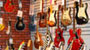 US-guitars har et aflst glasrum med de ypperste akustiske guitarer i mrkerne Gibson, Martin og Taylor